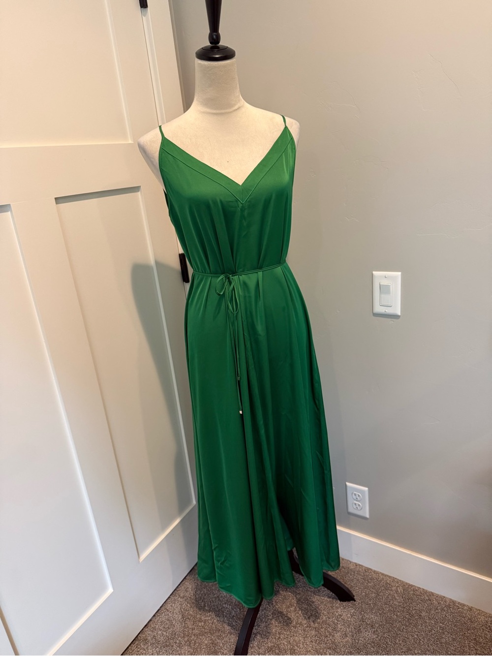 Green V-Neck Spaghetti Strap Maxi Dress